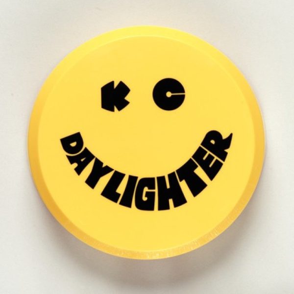 KC HiLiTES 6in. Round Hard Cover for Daylighter SlimLite Pro-Sport (Single) - Yellow w Black Smile For Sale